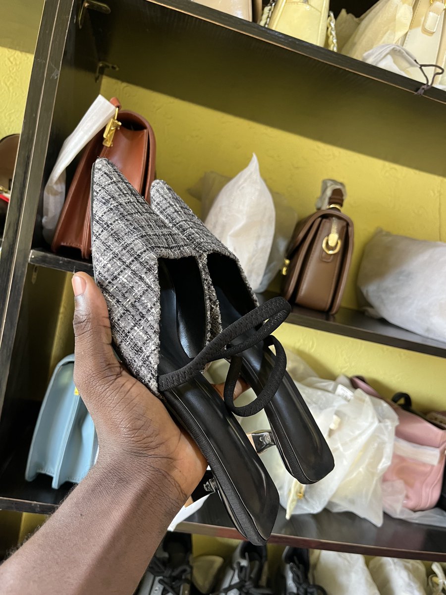 TheTemiOmosebi's tweet photo. Sizes 36-41
Previously 16-17,000

Now 12,000 Naira
Order from @ShopThePulch 

Kindly retweet 🕴🏿