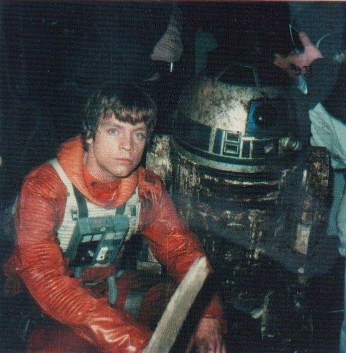 sw_holocron's tweet photo. Happy 75th birthday to Mark Hamill! May the Force be with you! https://t.co/lL2keiYial