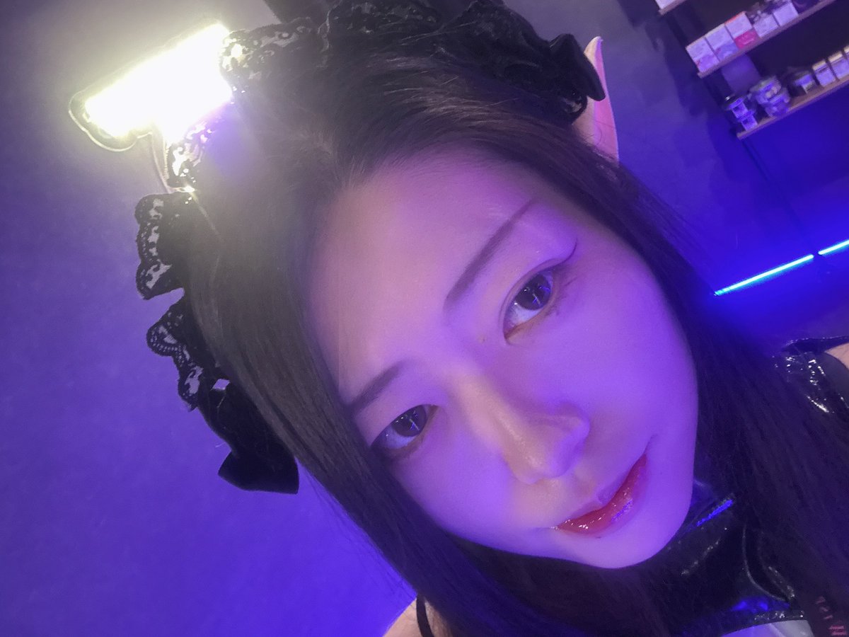 jun_wisp's tweet photo. 遅れまして降臨してます💦
29時まで吸いまくるぞ！ https://t.co/YUKT7yYS3Q