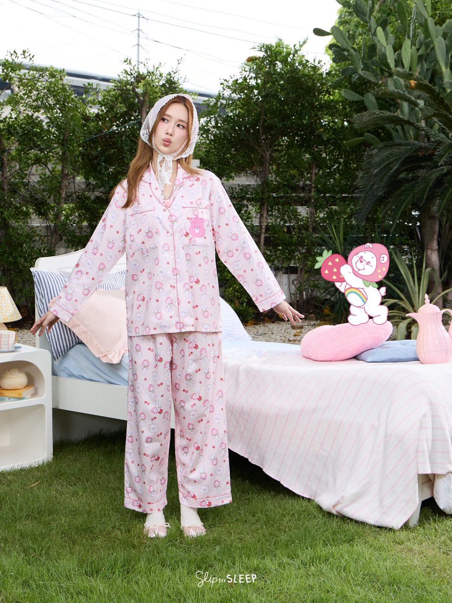 KaoJaneTWFC's tweet photo. 2026.09.25 Slip to Sleep Xiaohongshu Post

The Care Bears pajamas that JaneYeh also wears 🐻
The familiar, beloved Care Bears pattern, updated in fresh, pastel shades—bringing a unique, thoughtful charm to pure cozy cuteness.

One in sweet pink 🩷 Cheery Berry
One in refreshing blue 🩵 Grumpy Berry

No matter what mood you're in today,
There's always a Care Bear that understands every little feeling 🧸

🔗 ：https://t.co/ON2RTb2dJP

#janeeyeh  #เจนเย่
#SliptoSleep