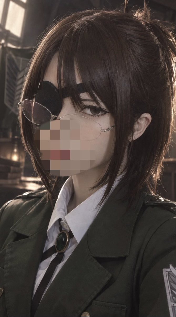 rikoricorinf's tweet photo. 面白いの見つけた！
どうですかね？ぽいですか？

そしてまさかの2年前に宅コスしてました。
部屋が荒れてるのでチャッピーに背景どうにかしてもらいました！ https://t.co/XXEglUcY58