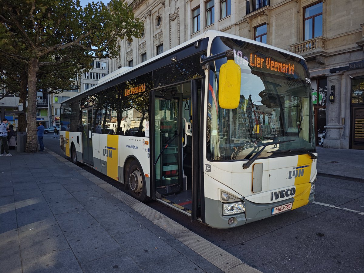 krisvl_70's tweet photo. Fijne namiddag 🙂🚍

#delijn #publictransport #openbaarvervoer #busdriverlife #happybusdriver https://t.co/yb3fooIdBG
