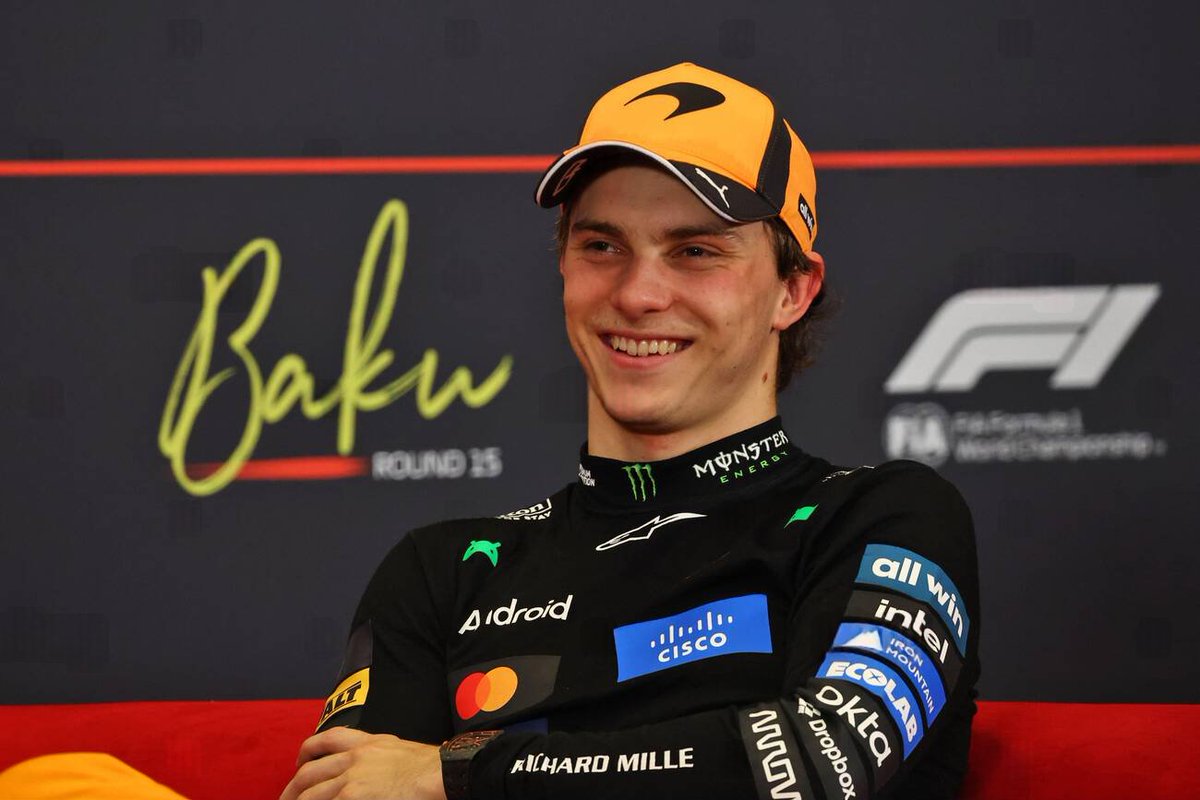 bffosc's tweet photo. happiness looks good on him <33 https://t.co/utuNxcwkZq