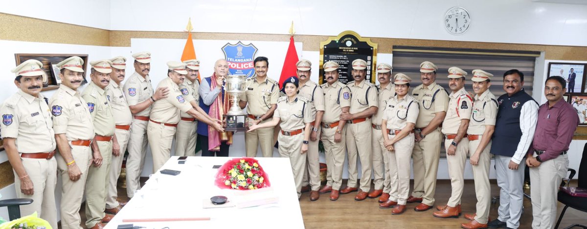 NewsMeter_In's tweet photo. @TelanganaCOPs #antidrugdrive gets #nationalrecognition !

The state police have emerged among the top performers in 6 of 10 key anti-narcotics parameters, earning praise from @TelanganaDGP @CVAnandIPS .

3.7 #arrests per drug case — nearly 3X the national average of 1.3.

Action against drug-linked properties.

#Interstate & #internationalnetwork tracking.

#Darkwebsurveillance targeting drug networks.

500+ kg of #drugs linked to 15+ cases detected through dark-web investigations.

#DGP Anand congratulated the @EAGLE_TELANGANA, calling for sustained efforts to protect #youngsters and build a “#DrugFreeTelangana, #DrugFreeIndia.”

#TelanganaPolice #EAGLEForce #DrugFreeTelangana #AntiNarcotics #Hyderabad