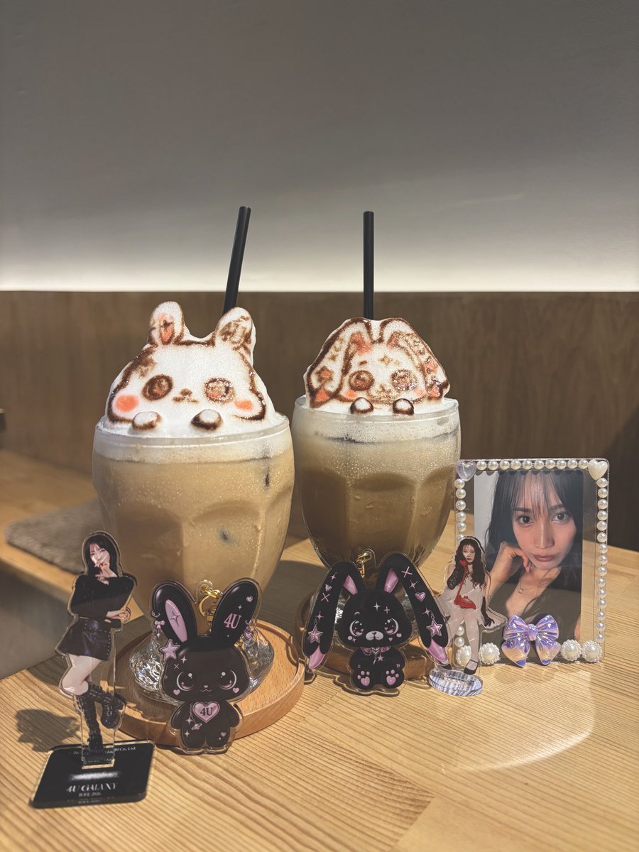 a_yurikachan's tweet photo. 🖤🐰LUMI×MELU🐰🖤

ルミメル可愛すぎる〜🥹💞💫

4U GALAXYから生まれたゆりかちゃんの大切な仲間達🫧

キーホルダーもTypeすぎて大好き💘

可愛くて飲むのつらかった🥲

@yurikanakamura4 

#中村ゆりか
#4UGALAXY https://t.co/kjkfw5qpI3