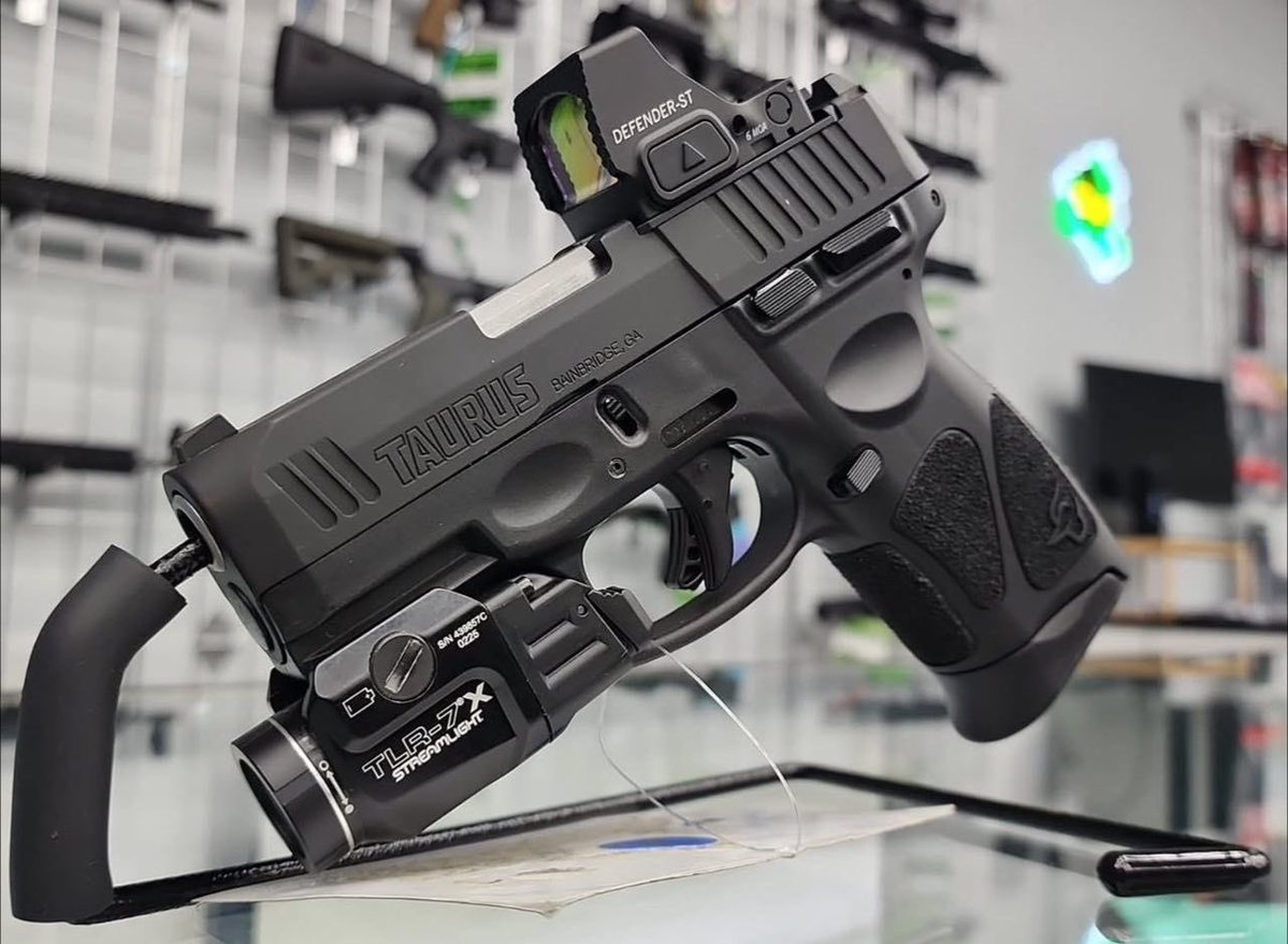 DevballisticHQ's tweet photo. HMU 🤙: https://t.co/VC2soyiqDB

#Taurus
#firearm
#gunsafety
#fypシ゚viral https://t.co/9ROWAenjYt