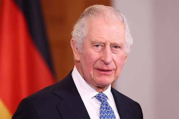 AileenBart60380's tweet photo. THIS TRAITOR HAS SOLD OUT THE BRITISH PEOPLE, TO HIS MUSLIM PAYMASTERS. HE SAT BACK AND DID NOTHING, WHILE 250.000 BRITISH CHILDREN WERE RAPED AND MURDERED. https://t.co/l0jtcyeZa4