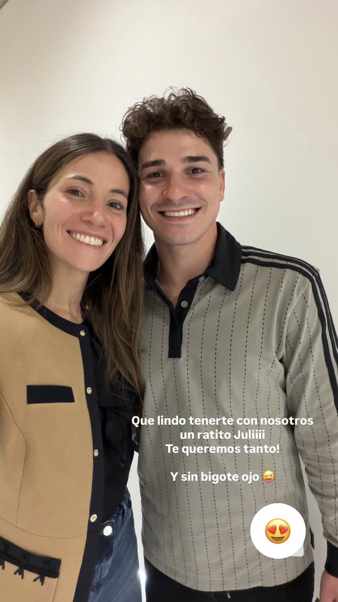 ejf249's tweet photo. julián fue a la dermatóloga y ella subió ésto KJJ ME REPRESENTA https://t.co/W3wAqmvrwx