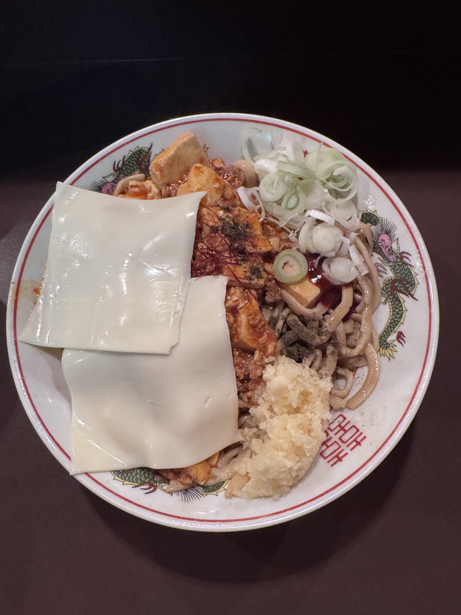 kimidorine's tweet photo. 時々��ーメン健康生活2026/9/25
踊ろう！サンダーバード弘前店さん
麻婆豆腐まぜそば(辛さレベル1&amp;ニンニク)+生卵+スライスチーズ https://t.co/BWfronyxYA