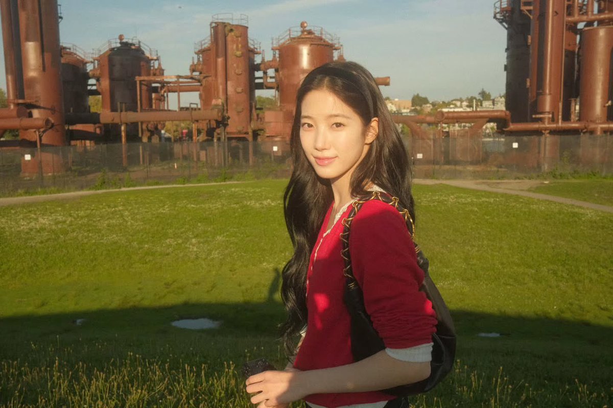 VenusIncarnati's tweet photo. A mid-day stroll w/@rynsverse the day before. https://t.co/yvC1tFbd5O