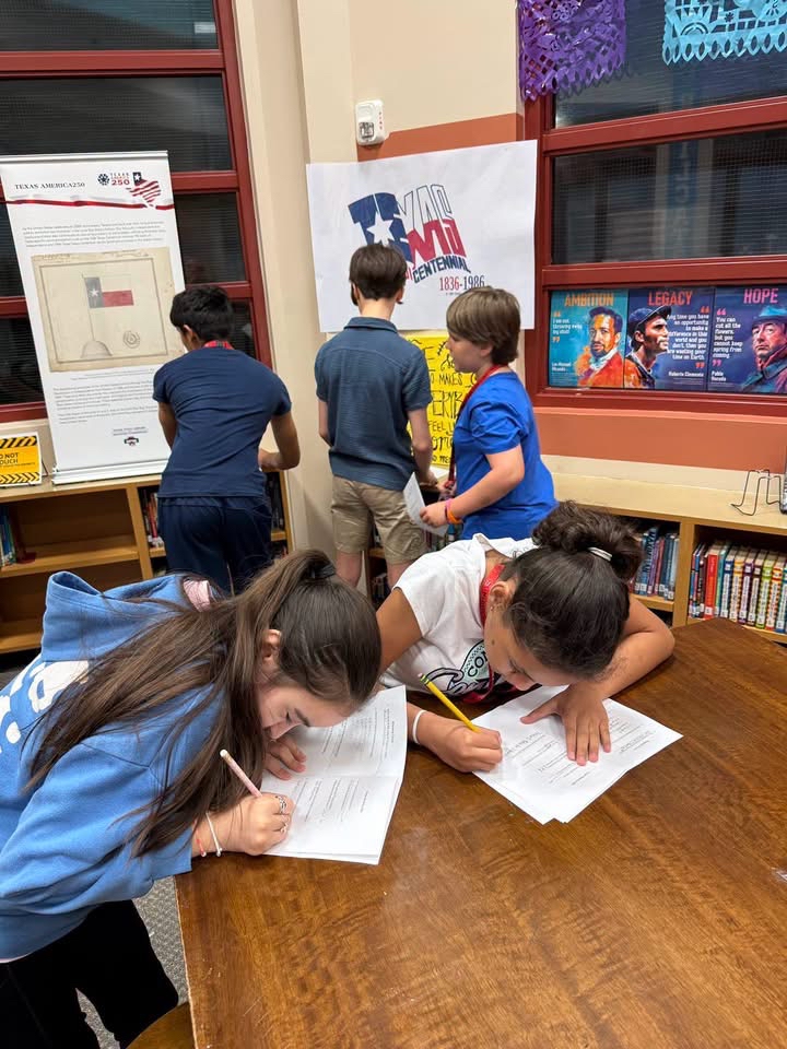 PearlandISD's tweet photo. CAMPUS SPOTLIGHT: PJH South 🇺🇸

Our Diamondbacks are exploring #America250 through a Texas lens! Students dove into history with recently retired teacher Ms. Oliver. ❤️🖤

Thank you, Ms. Oliver, for pouring into our students!

#BuildPearlandProud https://t.co/pz1EAXe7aV