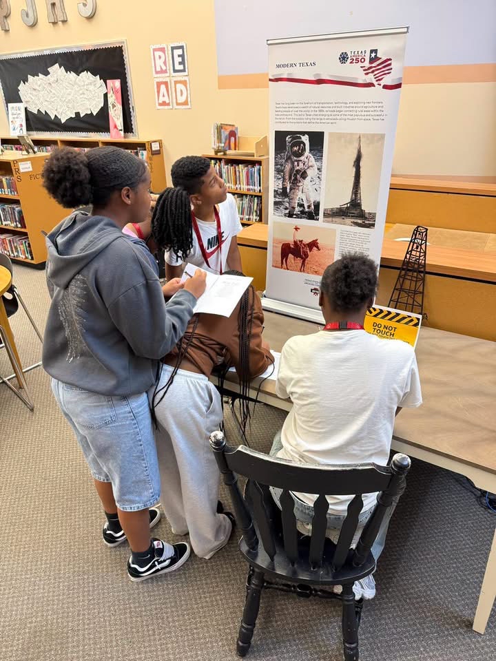 PearlandISD's tweet photo. CAMPUS SPOTLIGHT: PJH South 🇺🇸

Our Diamondbacks are exploring #America250 through a Texas lens! Students dove into history with recently retired teacher Ms. Oliver. ❤️🖤

Thank you, Ms. Oliver, for pouring into our students!

#BuildPearlandProud https://t.co/pz1EAXe7aV
