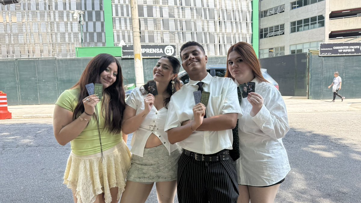 podlobers's tweet photo. A espera finalmente acabou!
Nossa equipe já está no Nubank Parque e a distribuição dos nossos photocards começou.

Lembrando: vamos passar por todas as filas até a abertura dos portões!💚 https://t.co/fllbh00nd7