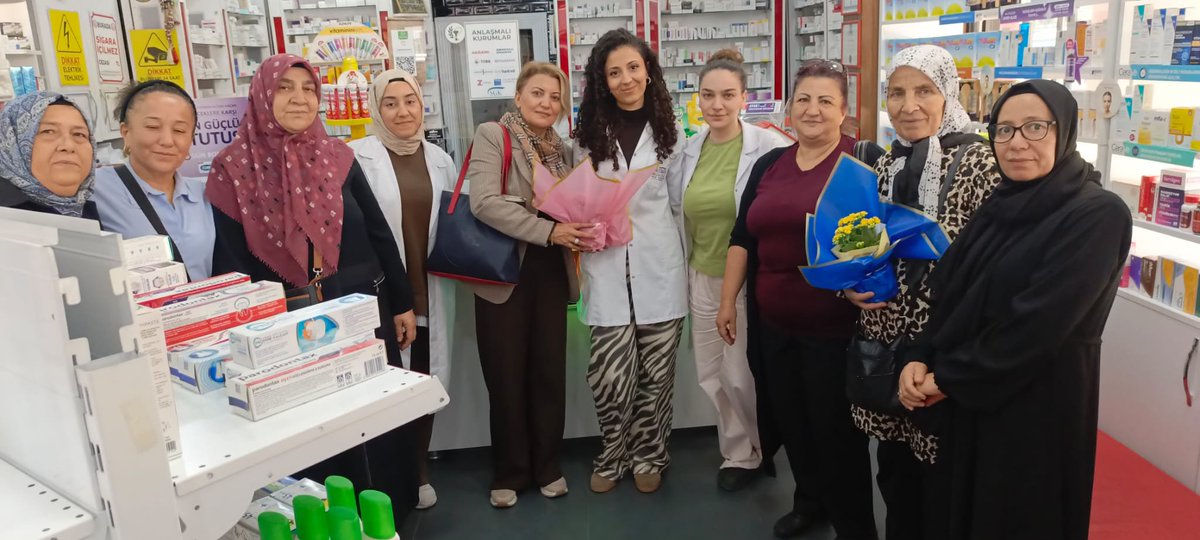 MHPEYUPSULTAN's tweet photo. MHP Eyüpsultan İlçe KAÇEP (Kadın, Aile, Çocuk ve Engelli Politikaları) Başkanlığı olarak, kıymetli KAÇEP üyelerimizle birlikte ilçemizde görev yapan değerli eczacılarımızın 25 Eylül Eczacılar Günü’nü kutladık.

Sağlık camiamızın kıymetli temsilcileri olan tüm eczacılarımıza emekleri ve özverili çalışmaları için teşekkür ediyor, Eczacılar Günü’nü gönülden tebrik ediyoruz.