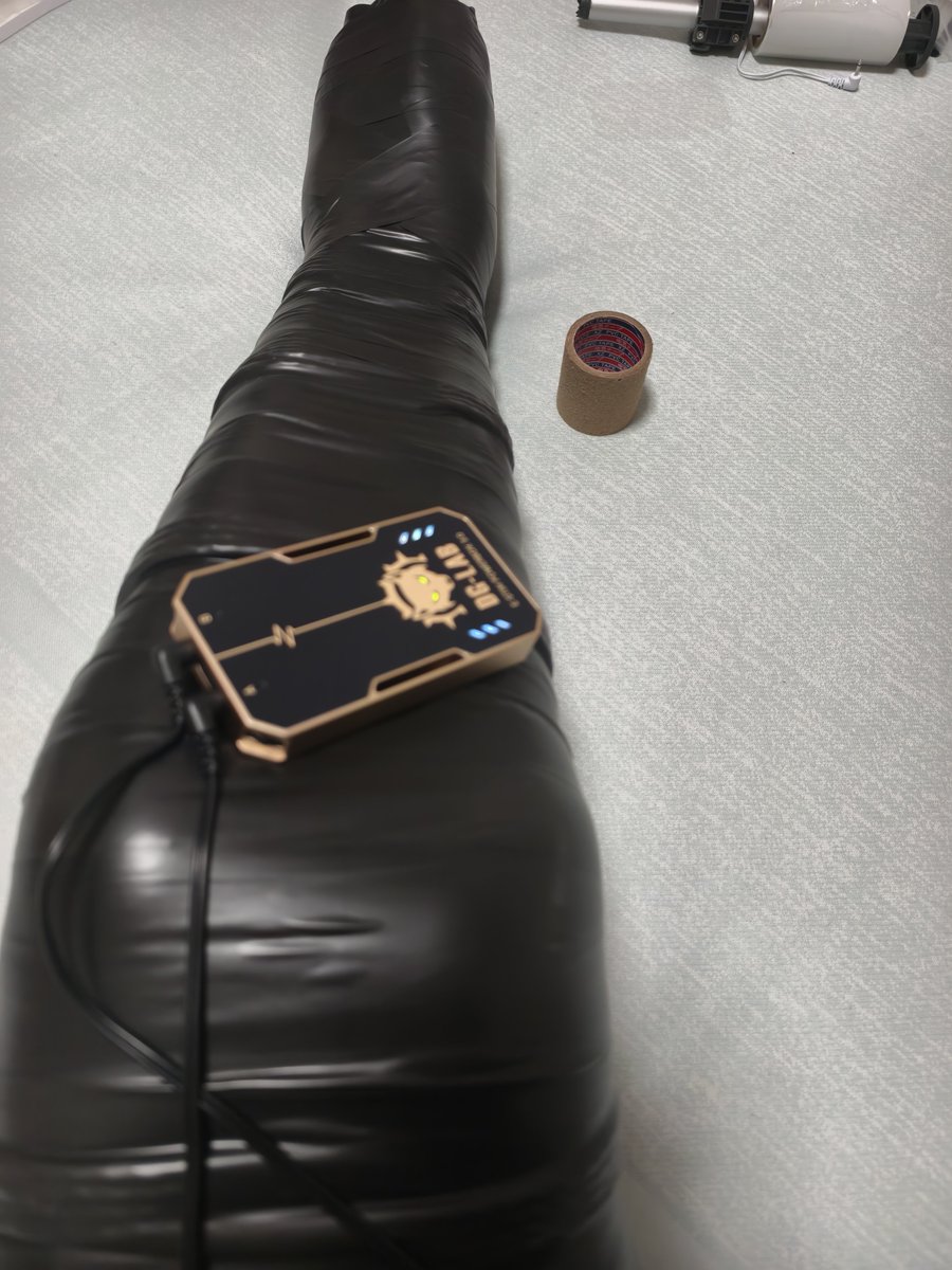 Doug_ing's tweet photo. 鲁B有没有玩木乃伊的呀，自己一个人没有办法包全身好难受╯﹏╰，求一个纯玩木乃伊的搭子 （猜猜我腿都用了什么束缚呢）
#木乃伊 #全包 #物化 #捆绑 https://t.co/ErZrLCtnZj