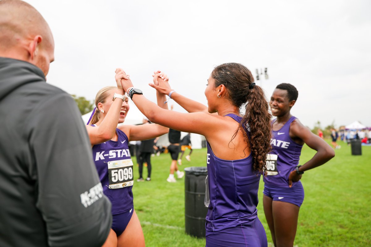 KStateTFXC's tweet photo. Joyce Kiptabut and Emma Baum snag Top 20 race times in school history 🔥

Kiptabut - 20:54.2 (#13)
Baum - 21:00.0 (tied for #16)

#EMAW https://t.co/Mdns0Q5xoy