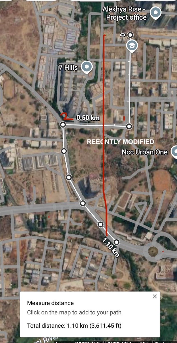 munthakrao's tweet photo. @TelanganaDGP Sir, respect! You should also have say in @HMDA_Gov town planning as they changing master plan in violation of IRC73. In growth corridor altered a straight road to crooked road with 90° and 120° creating 2 permanent accident zones &amp; death traps. At 2 join heavy traffic 100ft. https://t.co/nWJPvp6xW6
