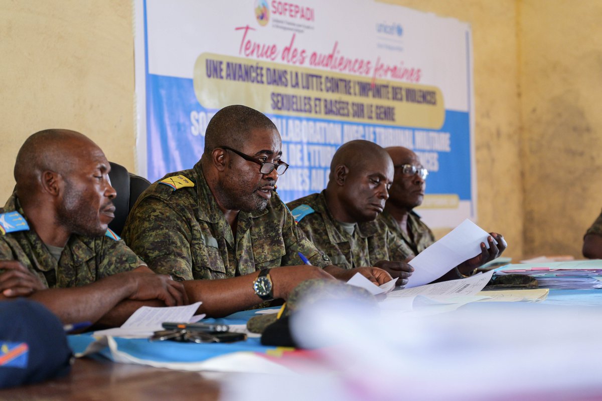 sofepadi's tweet photo. In #Bunia, the #Ebola outbreak requires partners to adapt their interventions to ensure that communities can continue to access essential services, including justice.
With financial support from @UNICEFDRC , @sofepadi  is organizing mobile court hearings at the Ituri Garrison Military Court, while adhering to Ebola prevention and protection measures.
A total of 36 judicial cases are on the court docket, primarily involving rape, with the majority concerning cases of child rape.
Usually held closer to communities, these hearings also provide an opportunity to raise awareness of gender-based violence (GBV), victims’ rights and available legal remedies. 
This approach helps ensure continued access to justice and information about rights, while taking into account the current health-related constraints.

#DRC #Ebola #Justice #GBV #SOFEPADI