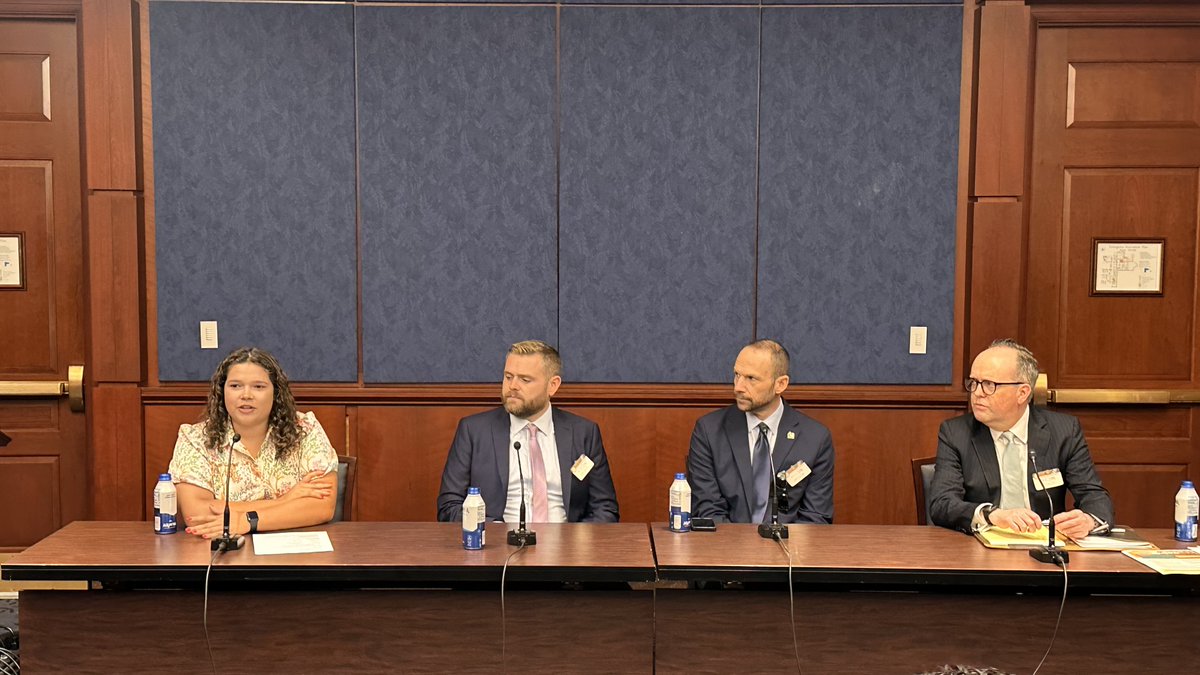 IntFreshProduce's tweet photo. A stable agricultural workforce is essential to keeping fresh produce on American tables. IFPA convened ag leaders with Senate staff to discuss the Securing Agriculture’s Workforce Act and how Congress can help advance practical solutions for growers. https://t.co/hednxpUtzO