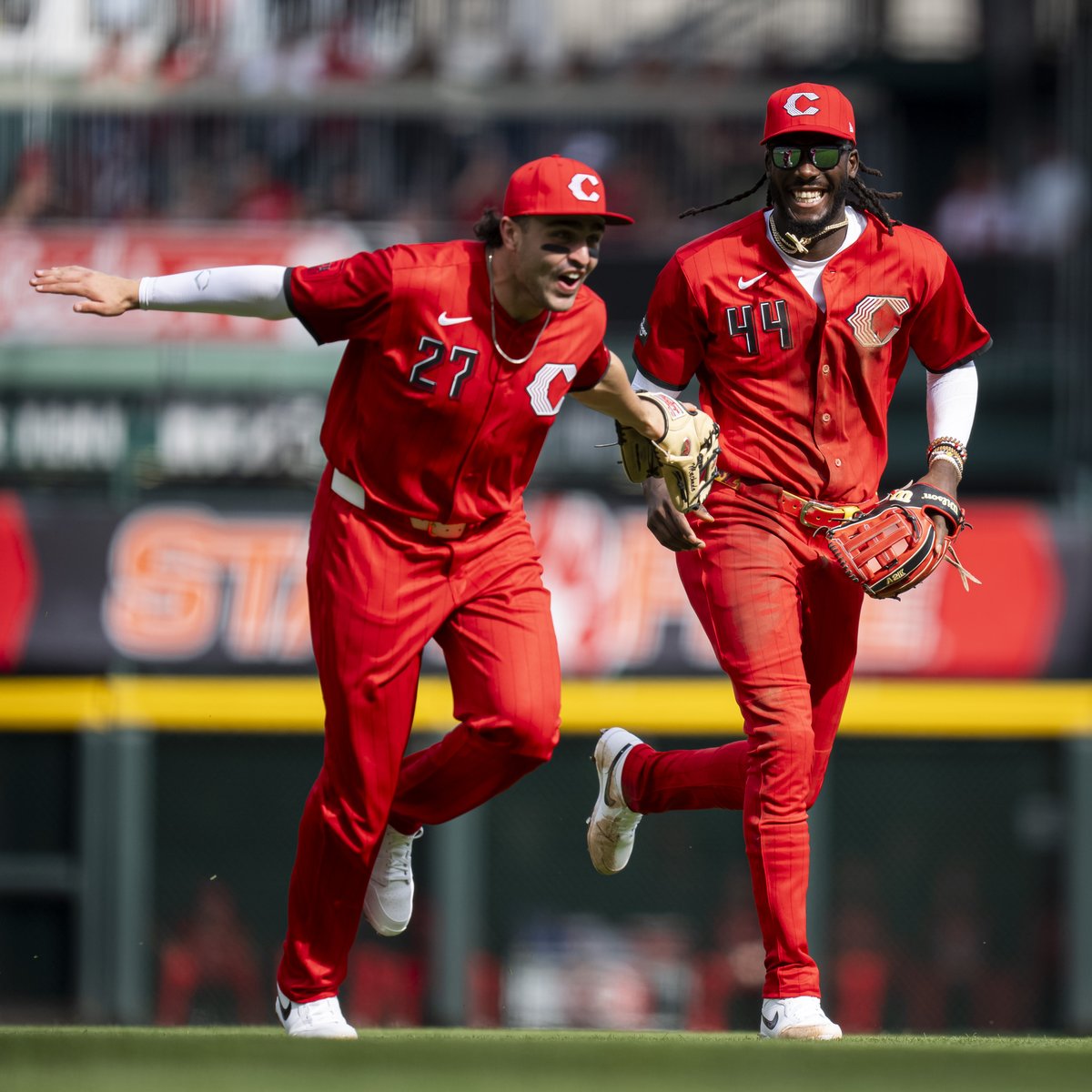 Reds's tweet photo. Elly and Sal are the first pair of teammates aged 24-or-younger to each hit 30+ HR in the same season in franchise history. https://t.co/yrkDUdEodP