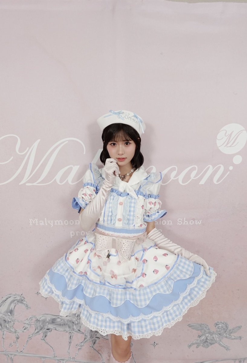 miyu_izawa_2525's tweet photo. Malymoon Halloween Fashion Show 2026❤︎
ありがとうございました💎✨️

ストロベリーミルクギンガムメイドで、
ステージを歩かせていただきましたっ🐮🩵
帽子もアクセントになっていて、
とーーってもかわいい(т т)♡

夢のような経験をさせていただけて、
感謝の気持ちでいっぱいです🥰
#マリームーンHFS2026 #PECHE #HKT48