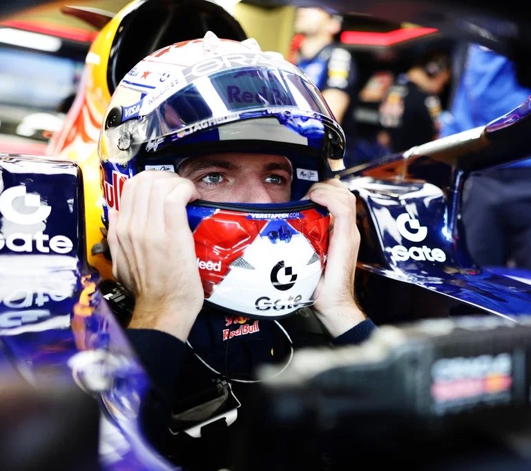 F1GuyDan's tweet photo. Believe it or not, Max Verstappen was faster in Q1, Q2 AND EVEN FP3 than he was in Q3 😳

1) 1:43:706 (Q2)
2) 1:43:922 (FP3)
3) 1:44:041 (Q1)
4) 1:44:081 (Q3)

If you want an idea how much his car issues costed him. https://t.co/XpRLj7hSxG