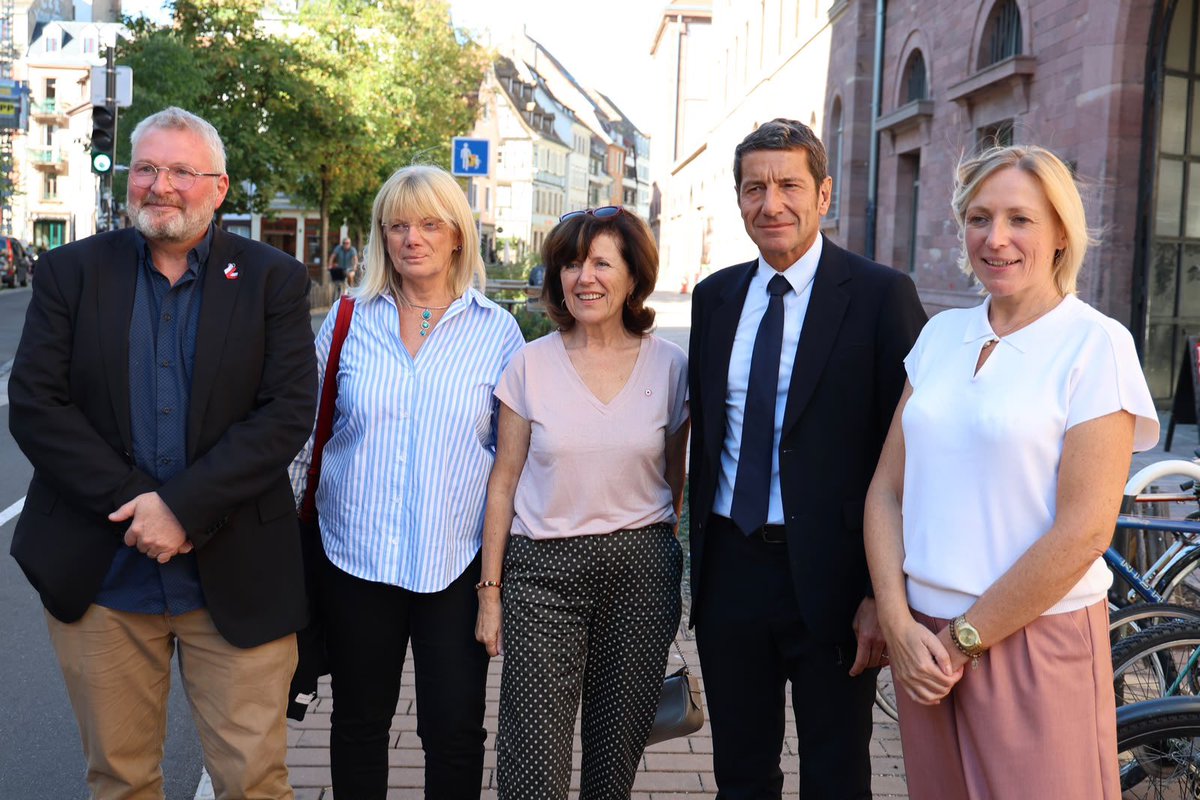 Nouv_Energie's tweet photo. Bien arrivé en Alsace !

@davidlisnard est aujourd’hui à Strasbourg, en soutien à la liste sénatoriale Nouvelle Énergie menée par Laurence Muller-Bronn. 

🔗 Rendez-vous ce soir à Benfeld pour le meeting : https://t.co/I42uDBs7XN https://t.co/FElD0Vejkn