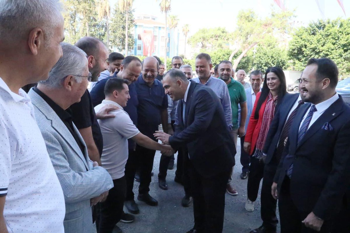 Malikurt14's tweet photo. 📍 Hatay - Dörtyol

Türkiye Yüzyılı Buluşmaları kapsamında Dörtyol’daki programımıza, AK Parti Dörtyol İlçe Teşkilatımızla bir araya gelerek başladık.

İlçe Başkanımız Sayın Mithat Açıcı ve yönetim kurulu üyelerimizle teşkilat çalışmalarımızı değerlendirdik; Terörsüz Türkiye sürecine ilişkin yürütülen çalışmaları ve güncel gelişmeleri ele aldık.

Programımızın ardından, Millî Mücadele’de Dörtyol’da sergilenen destansı direnişin hatırasını yaşatan “İlk Kurşun” plaketinin takdim edilmesi bizleri ayrıca memnun etti. 

Nazik ev sahiplikleri ve anlamlı takdimleri dolayısıyla İlçe Başkanımız Sayın Mithat Açıcı’ya ve teşkilat mensuplarımıza teşekkür ediyorum.
#TürkiyeYüzyılıBuluşmaları
#Gaziantep
#AKParti
@RTErdogan @Akparti @efkanala @mustafaelitas @abuyukgumus @avabdullahguler @abdulhamitgul @zorlu77 @HuseyinYayman @DMustafaErdogan @akpartilhatay @avmithatacici