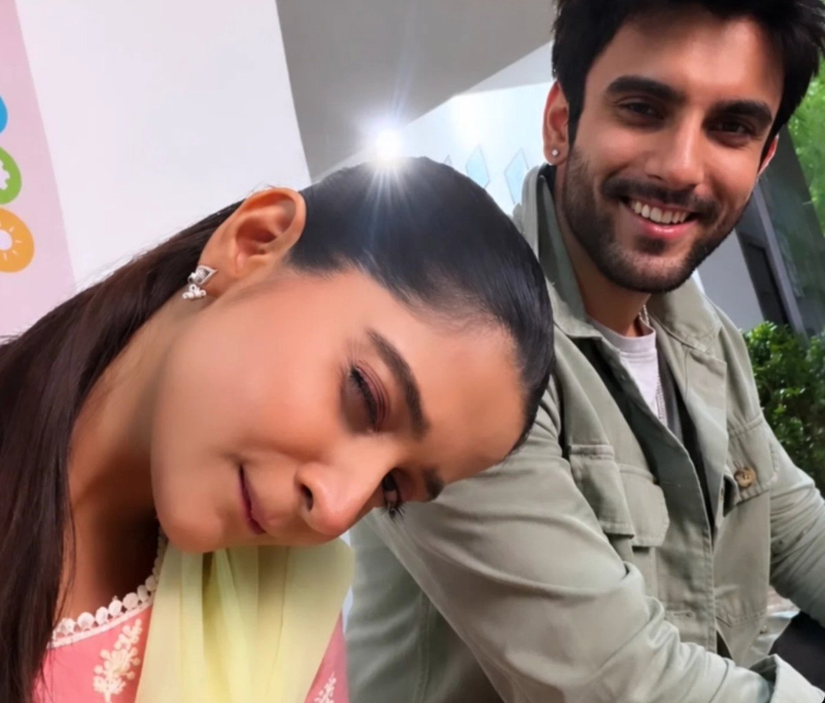 PoonamSing42689's tweet photo. My bunny🐰 

YFT HITS 50 #DebchandrimaSingharoy #IshhanDhawan #YehFitoorTera #JeeYa #deshhan https://t.co/e7sapsaT1A