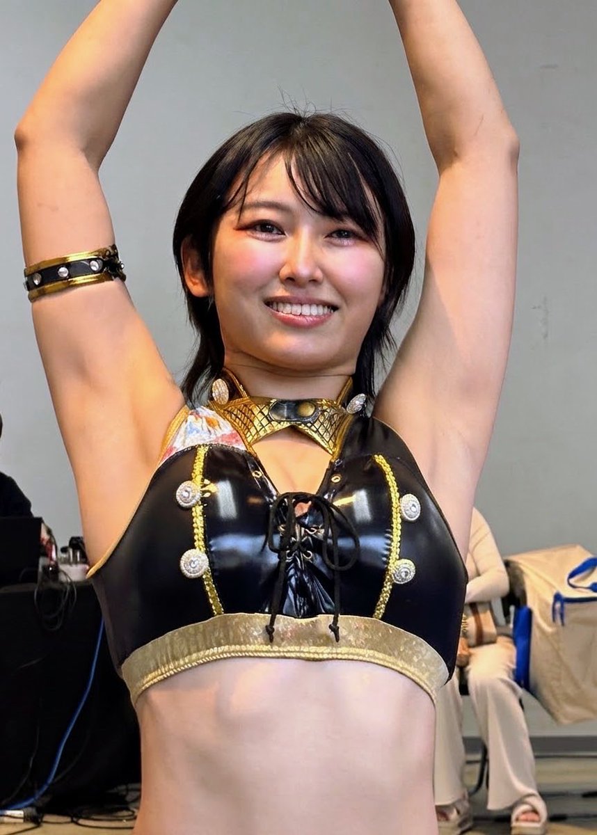 meronpan1227xx's tweet photo. 入念に準備運動をする #咲村良子 選手👍　初のマットプロレスで緊張するよね‼️ #Evo_pw https://t.co/ObZX635kYu