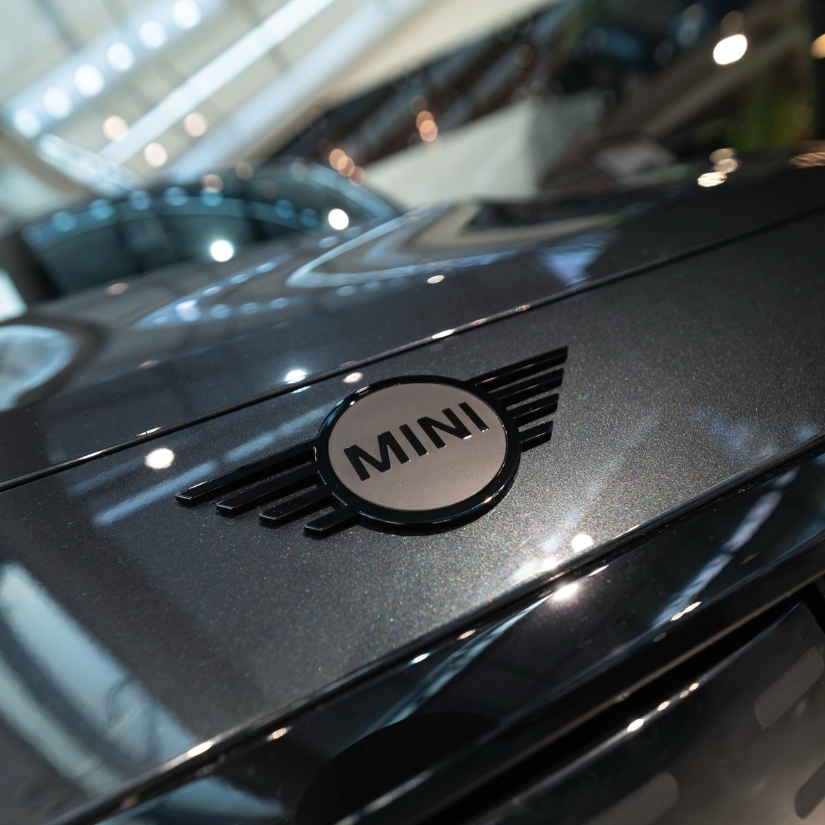 BorusanOto's tweet photo. Her detayında kendine özgü stilini yansıtan MINI Countryman Dark Edition.

#MINI #MINICountryman #DarkEdition #BorusanOto https://t.co/VxnnDVBEkJ