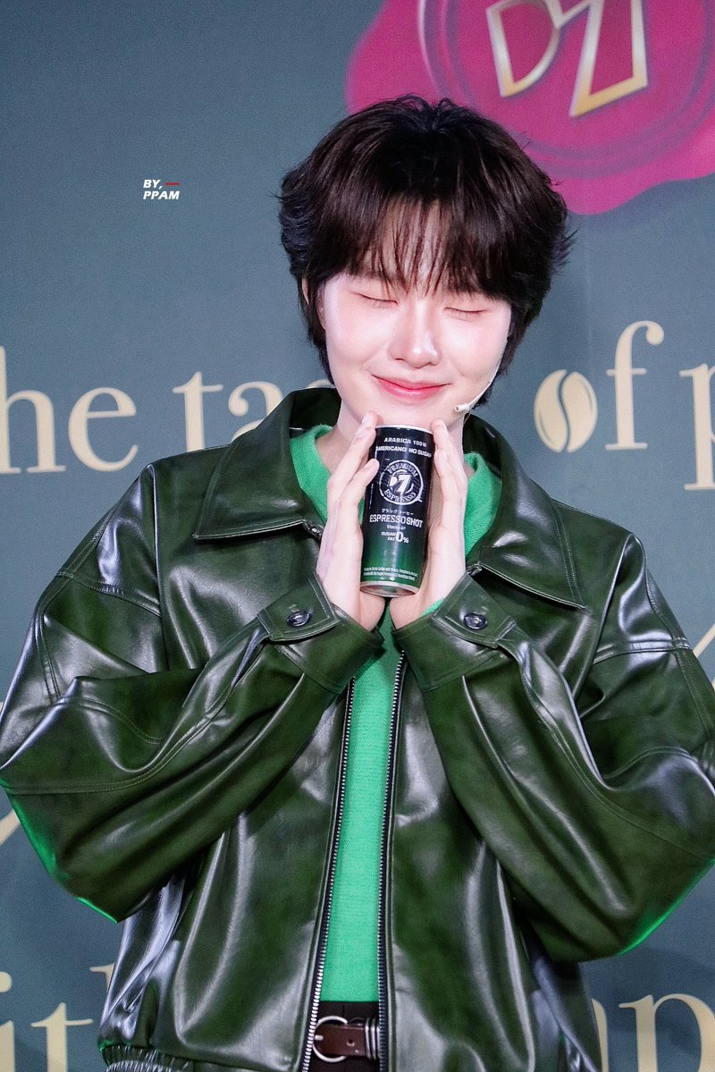 byppam's tweet photo. 260925 : น่ารักมากคับ 💘

NP WITH D7 PREMIUM
#D7TasteOfPremiumXNamping
#nampingster ♡ https://t.co/kpm1RvXRCq