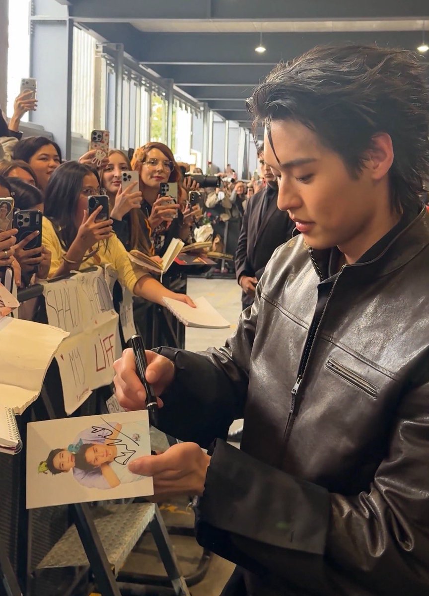 kimchalyn's tweet photo. พวกท่านชอบชูสรูปคู่นะ ฉันมีป๊าแม่คู่เดียว เว่อ https://t.co/spCRYAHaqP