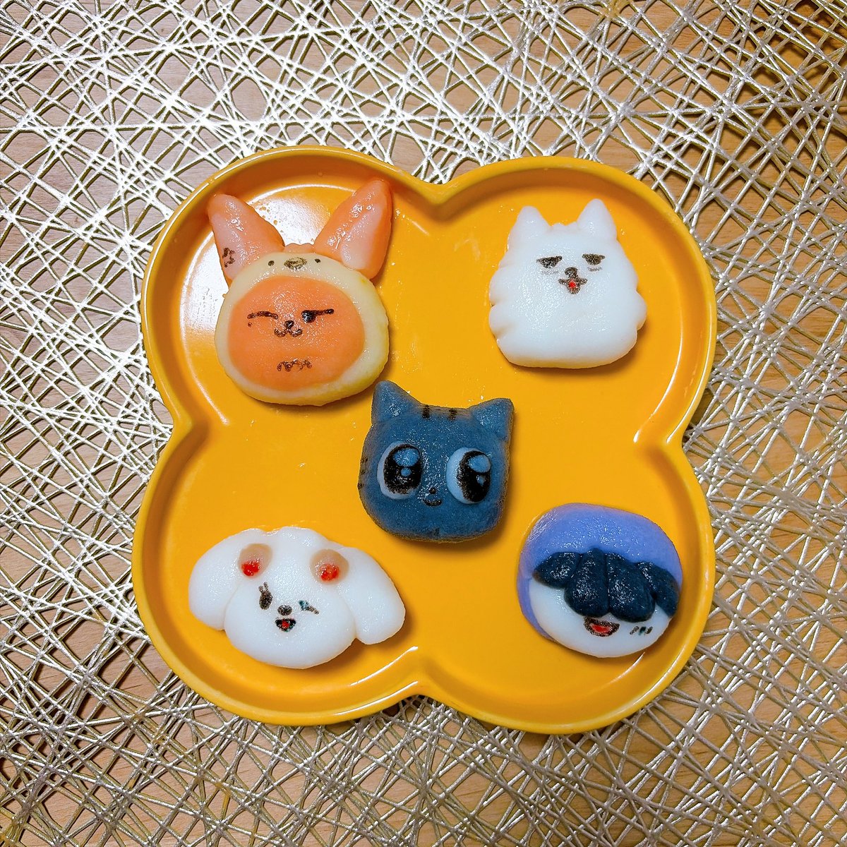 yuhai0305's tweet photo. Happy秋夕🍁🍂

プルバトゥ団子作ってみた🍡 https://t.co/vdeMCBCPMA