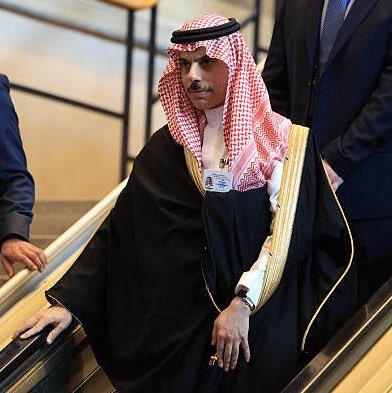 KhalidHabash's tweet photo. رجل بألف رجل 💚🇸🇦🤍
——-
والله لديه عصا دبلوماسية سحرية! 
——-
في نظري وبدون أدنى تردد سمو وزير الخارجية فيصل بن فرحان هو
اكثر دبلوماسي سعودي في كل التاريخ وأكثر عربي وشرق اوسطي وربما عالمي جمع التحالفات ووحد العالم وحاز التقدير ودفع المخاطر وجلب المصالح وفي فترة وجيزة. 

هو عندي الآن القدوة والمرجع والمثل الأعلى في الدبلوماسية الخارجية 🤍🇸🇦💚