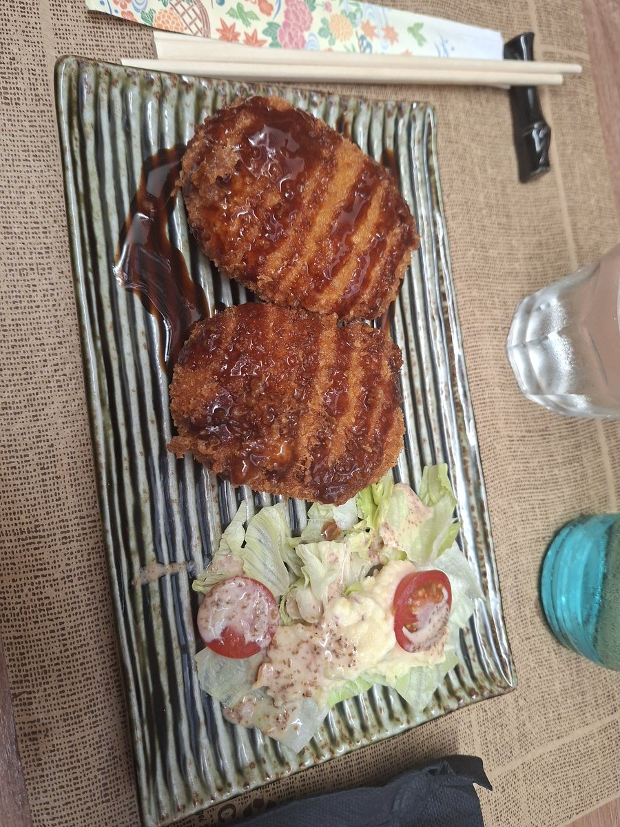 calysto76's tweet photo. Día de comer fuera 💖💖 #HappyHappy #Katsudon #Doriyaki #comida https://t.co/r1WAMJf3jo