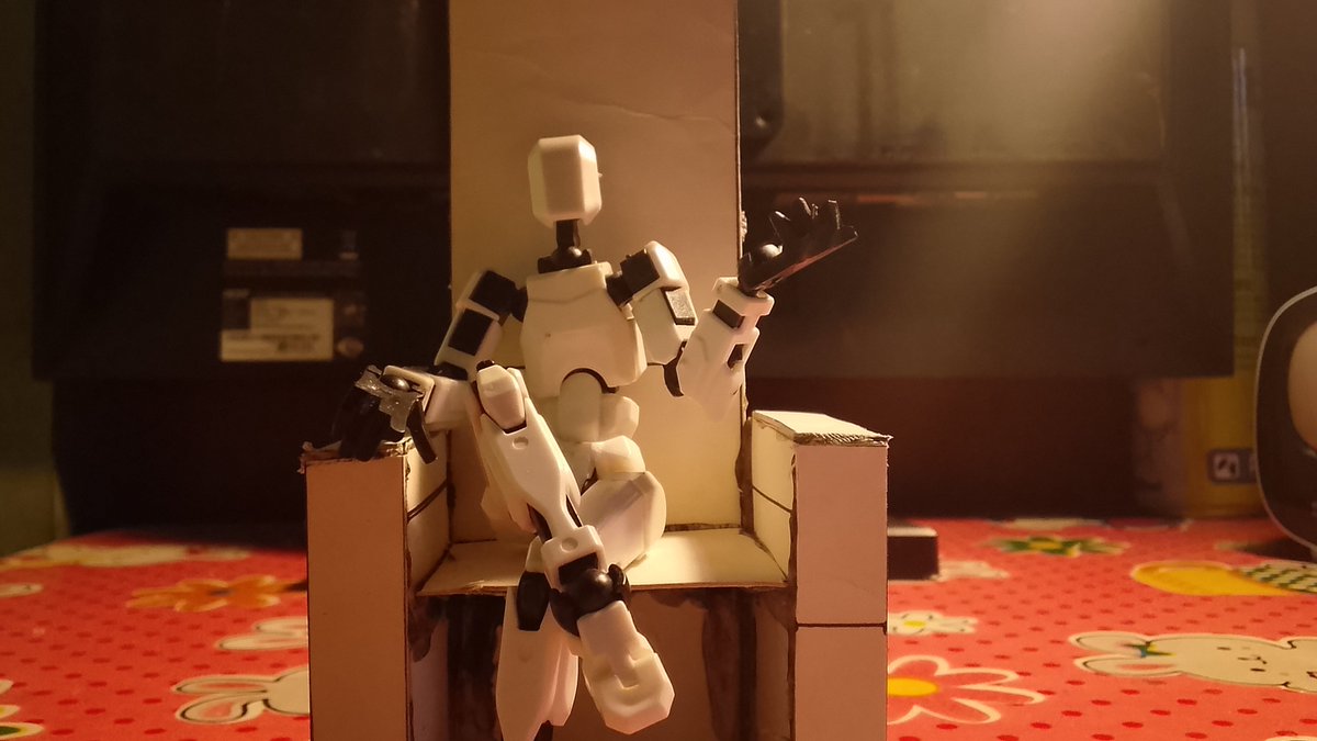 Newninetailarts's tweet photo. I had these pictures for a while now,
For context I had these figures thyabi sometimes use for pose reference and I wanted to try toy photography 

Here's the only shots I had but I am tempted to make more when I feel like it https://t.co/Oxk5H0l0bb