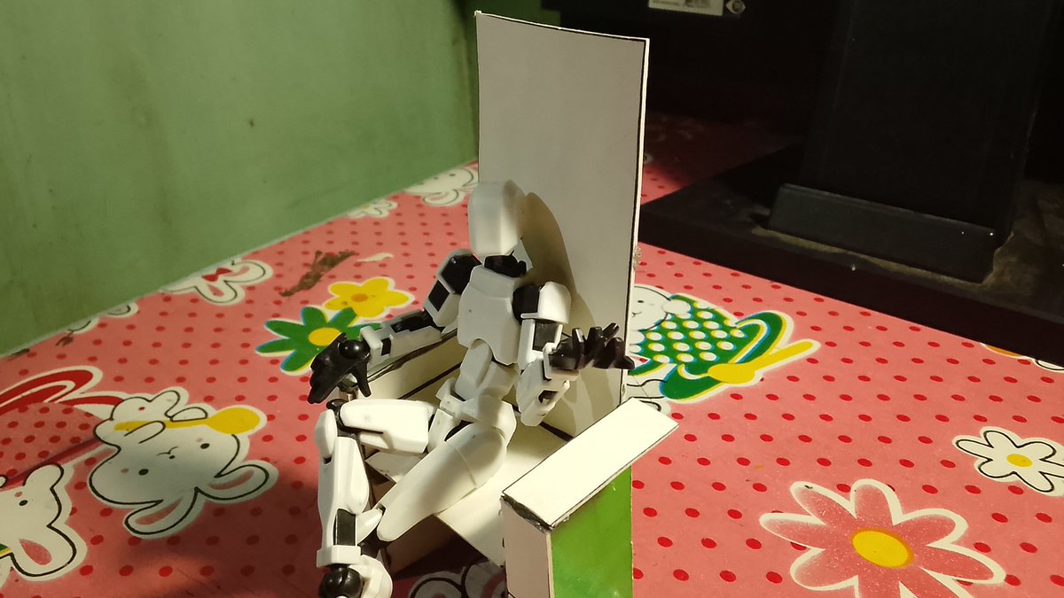 Newninetailarts's tweet photo. I had these pictures for a while now,
For context I had these figures thyabi sometimes use for pose reference and I wanted to try toy photography 

Here's the only shots I had but I am tempted to make more when I feel like it https://t.co/Oxk5H0l0bb
