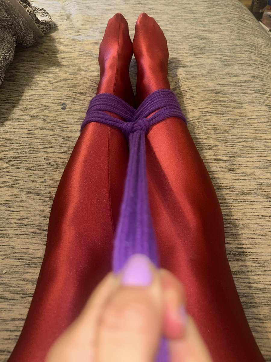 Baredivinity777's tweet photo. Who likes nylons and being bullied into submission? https://t.co/nTcLWTdp0E