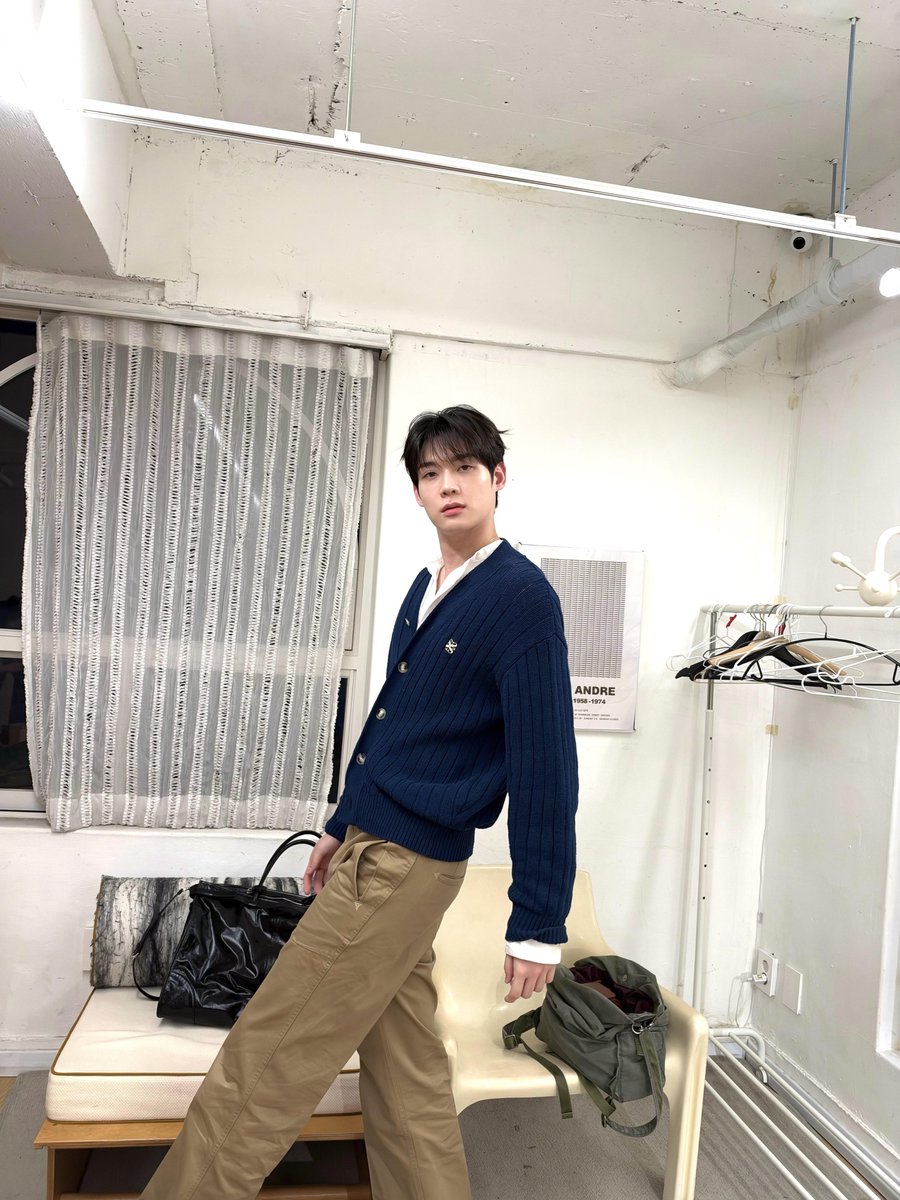 YYhhh682133's tweet photo. 行走的衣架子
#김윤식 
#KIMYOONSIK https://t.co/zC8VirHDwe