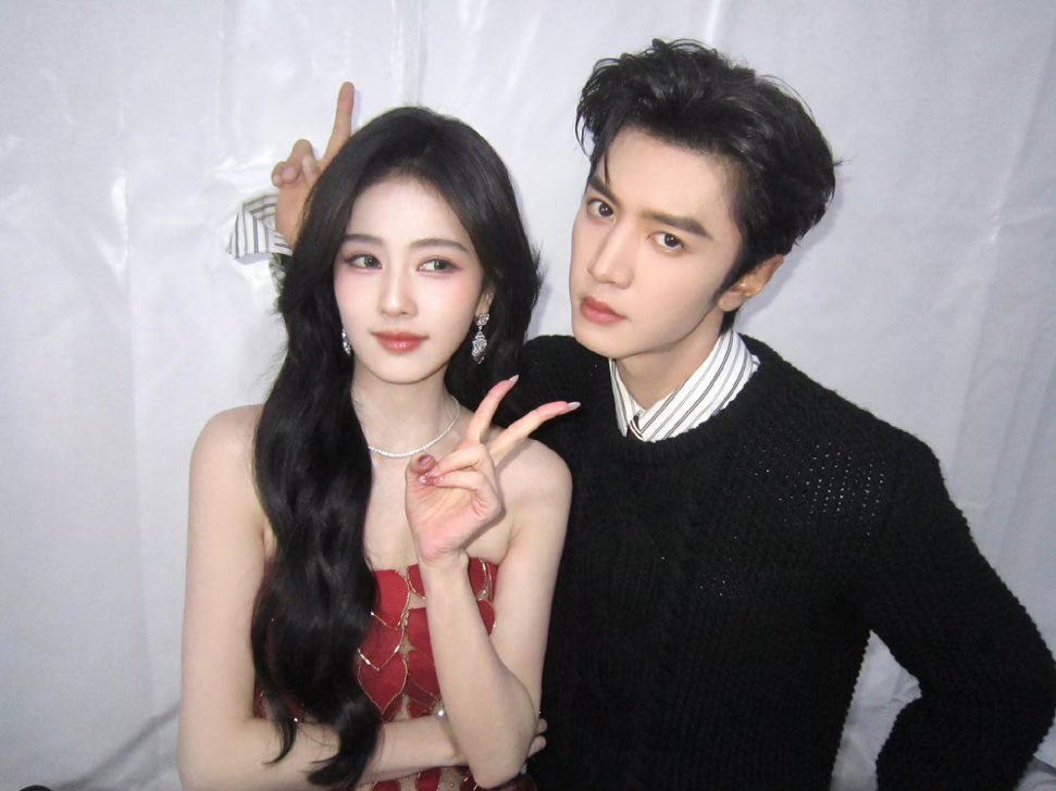 leeujinoona's tweet photo. Uwoooo duo plengerkuuuu https://t.co/HNHKQ3NBbb