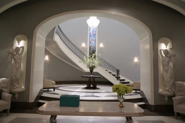 screamqueensfn's tweet photo. @AHSZone Never like this amazing entire house https://t.co/bi0ut2ZjbK