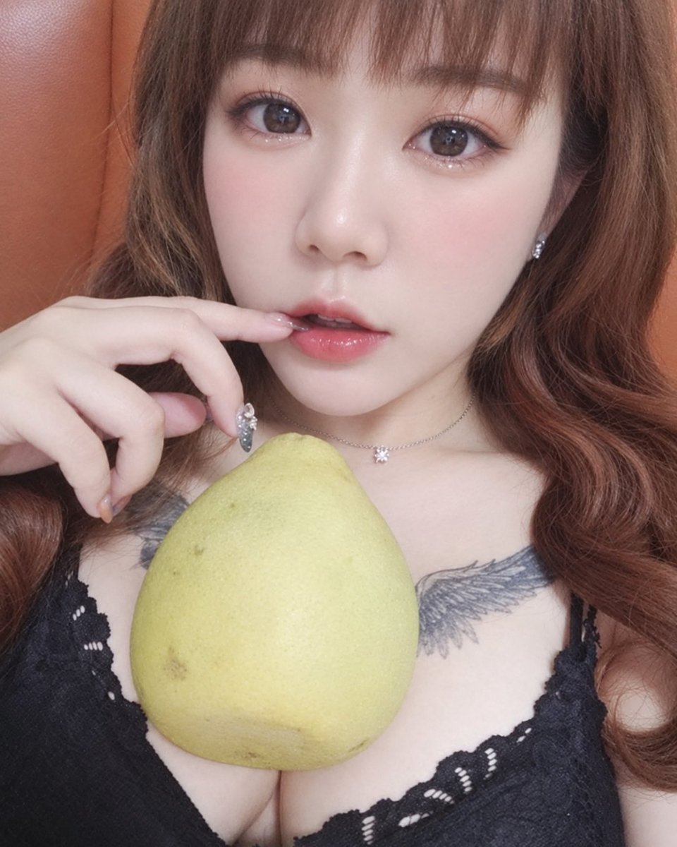 Sweet_ladycat's tweet photo. 中秋節快樂寶寶們❤️

-
我的胸不只是可以頂起柚子
還能頂起你的小慾望🔞 https://t.co/dwFalw9GsQ