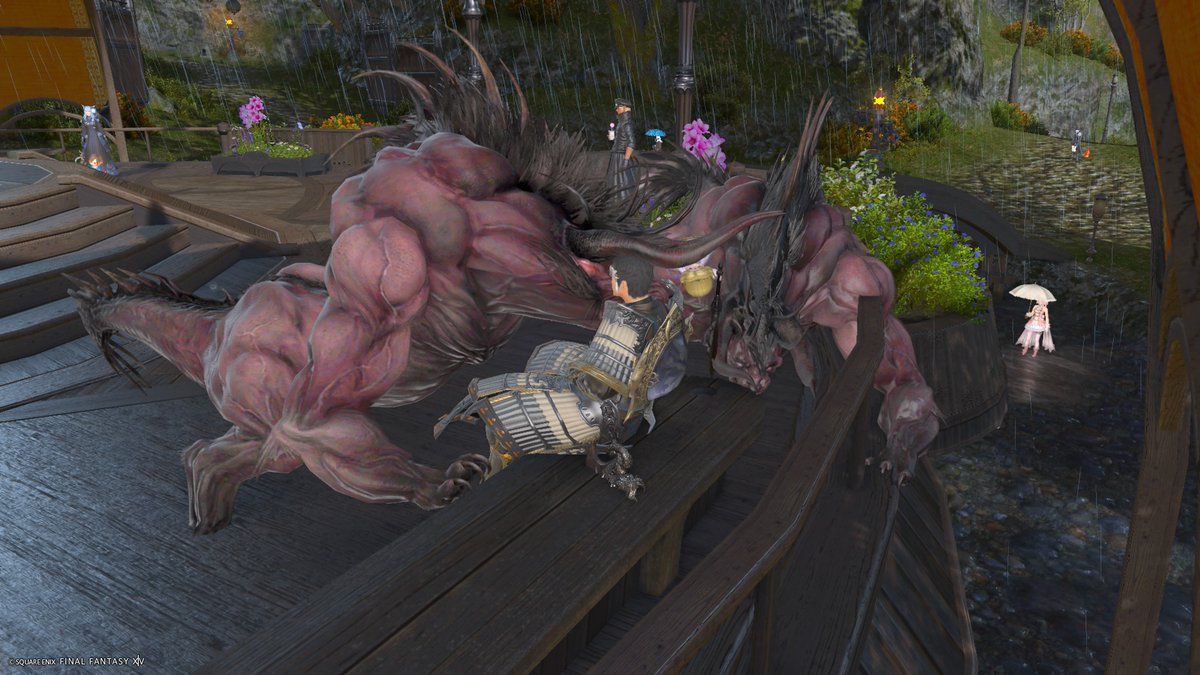 dhal1212's tweet photo. 最近エーテライトに魔獣使い居ないなぁと思いながらベヒモス出して座ってたら、他のベヒモス使いが通りがかってベヒモス2体に襲われてる感じに。
#FF14 https://t.co/wjDmRasn3a