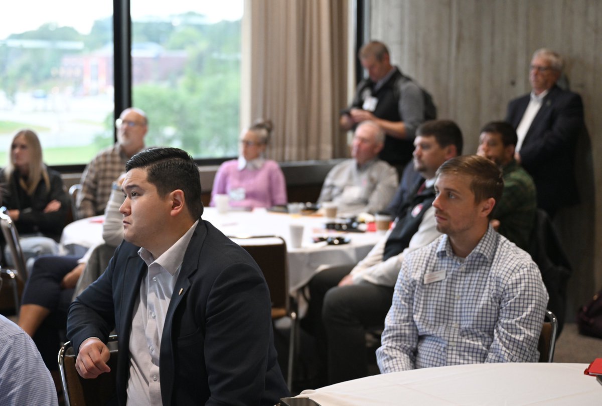 ISUVetMed's tweet photo. DISCUSSION. A Rural Veterinary Roundtable was held at Thursday's Iowa Veterinary Medical Association meeting. @ISUVetMed &amp; IVMA representatives met with veterinarians and state legislators to discuss how to strengthen access to sustainable veterinary care. #developdiscoverdeliver https://t.co/w9vopZQn7r