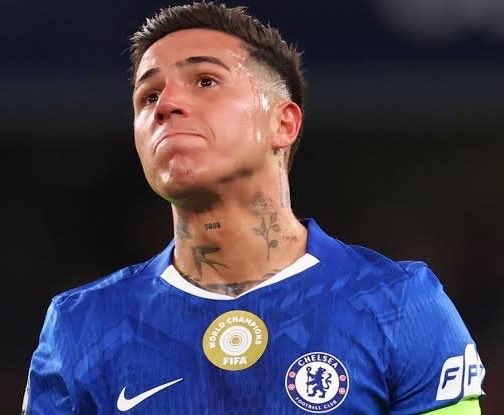 Kdhchels_'s tweet photo. 🚨 BREAKING: Chelsea becomes the first club to sell a player worth €120m to a Championship club😭😭 https://t.co/JExCZ50XuC
