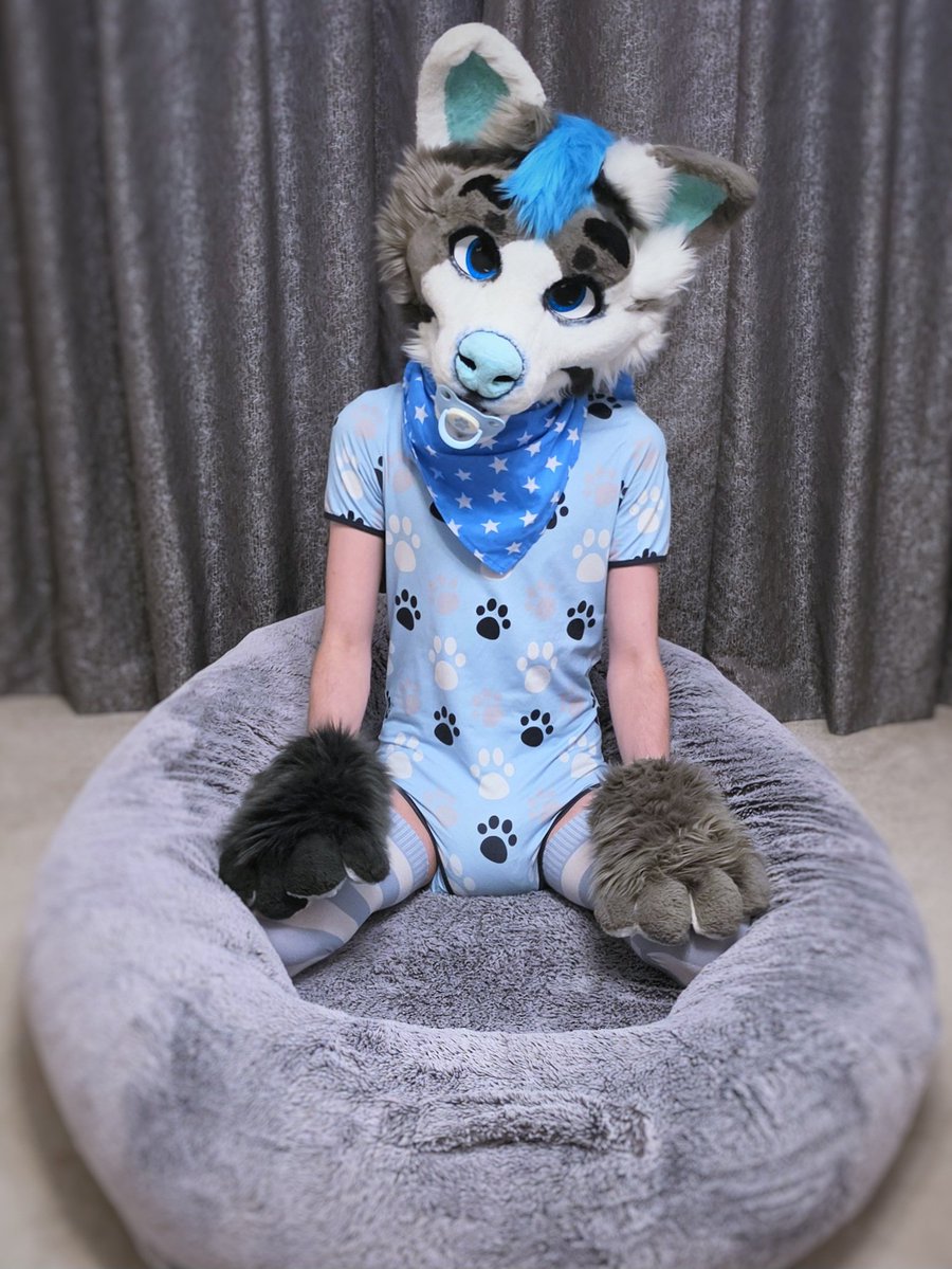 LilSheepSog's tweet photo. What do you mean I need a change? I think you'll find it's playtime 🤨

#BigDiaperFriday #BDF #ABDL #BabyFur https://t.co/3w17tNra0W