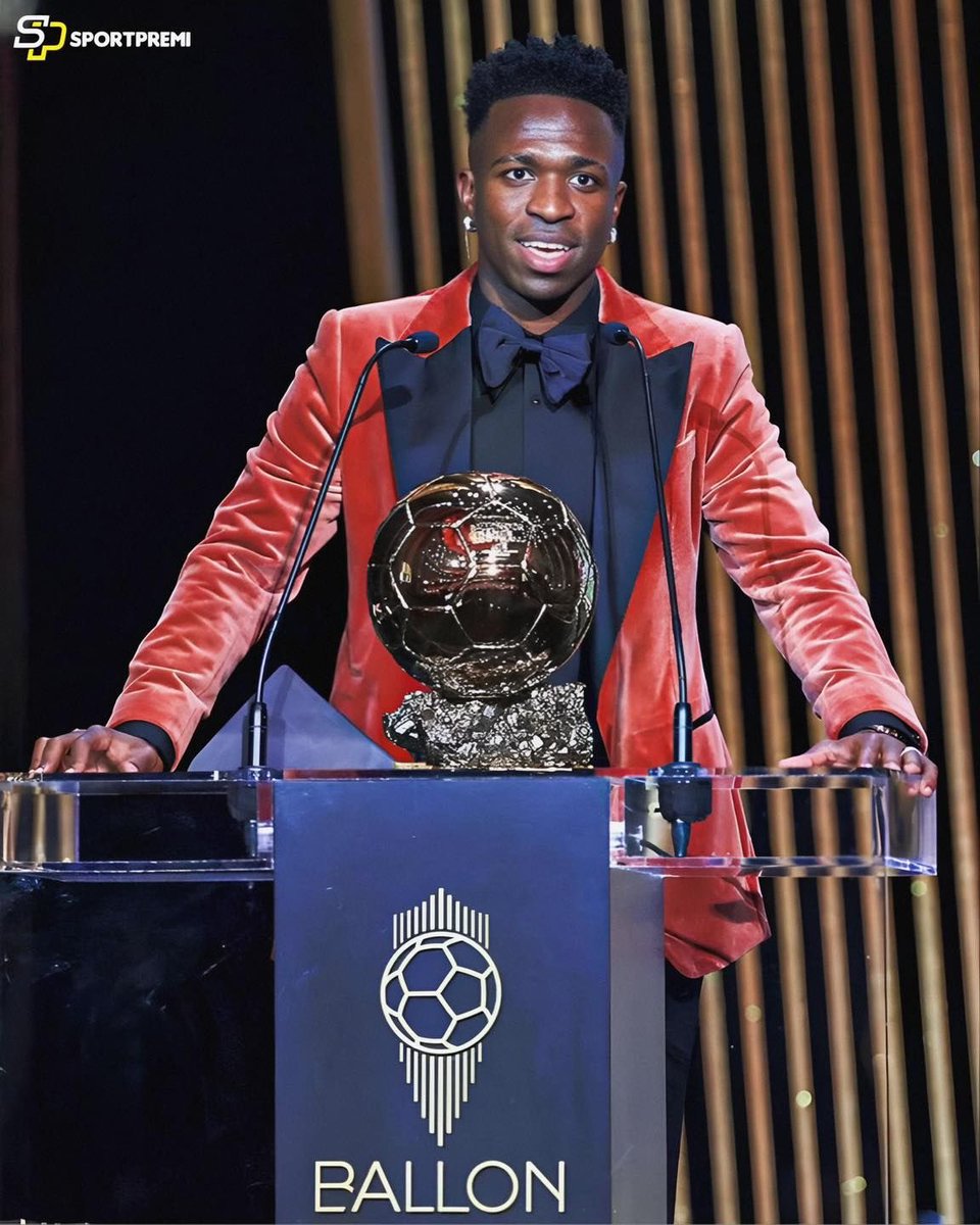 xyezerr's tweet photo. GIVE US OUR BALLON D'OR BACK https://t.co/sSgPjoHfLi