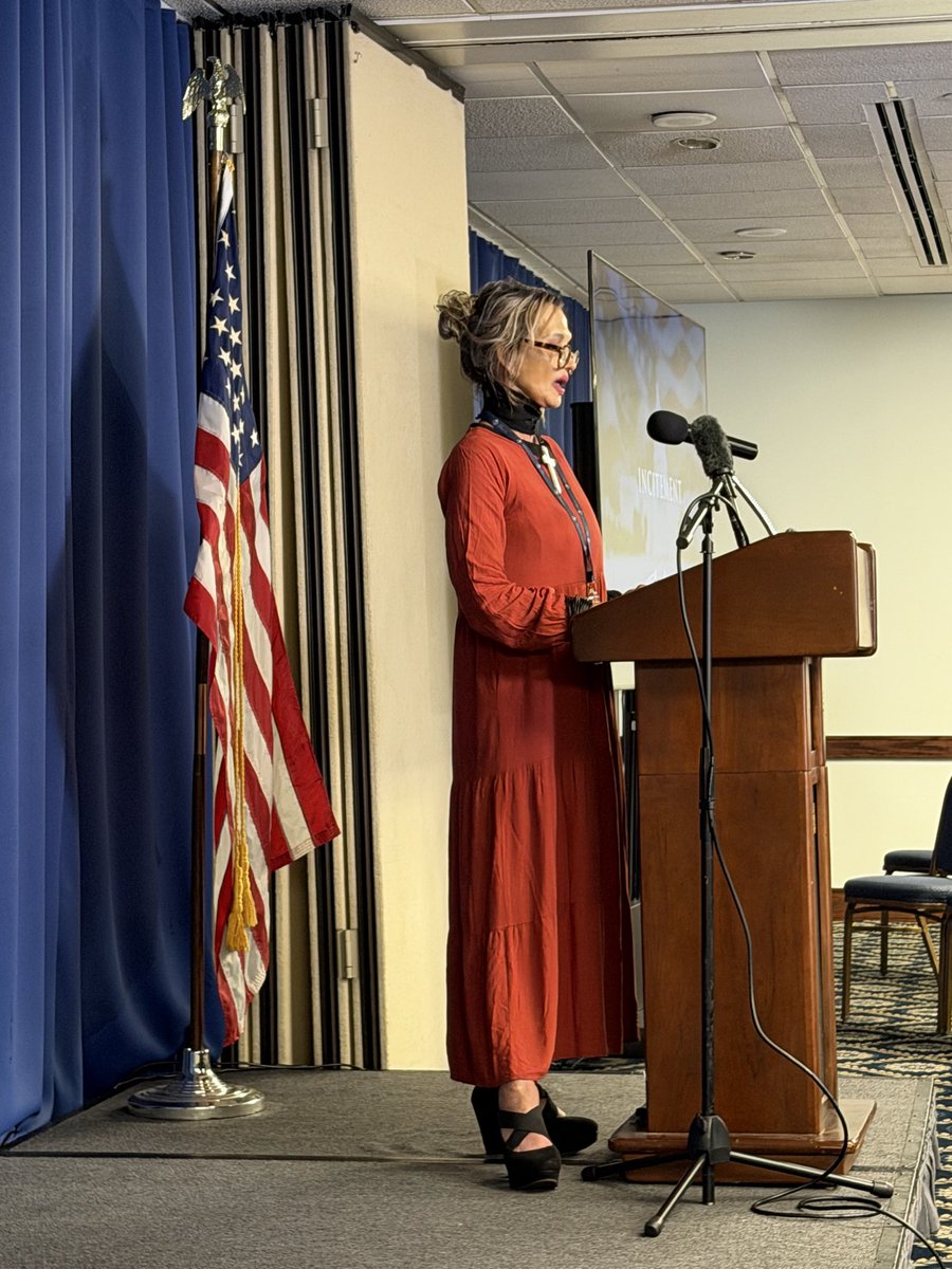 Rebellium_Roets's tweet photo. Amanda Platt, a victim of a farm attack, tells her story in Washington DC.

These are her words:

"Then he shouted: Kill the boer!"

"He slapped the phone out of my hand and hit met over the head with a crowbar. I faded out of consciousness"

"I was stabbed repeatedly with a spear"

"I prayed for strength. Lord give me stretch! My prayers were heard. I got the strength to get up and ran to my neighbours farm to get help."

"I stand here to speak for the people whose names are on those three thousand crosses who can not tell their own storis. I survived. They did not!"