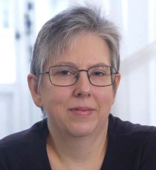 KRISOKOPAN's tweet photo. Ta paniusia poniżej to prokurator Małgorzata Seroczyńska.
Tej paniusi przyśniło się, że Wałęsa nie potrafił czytać i pisać co natychmiast ogłosiła w uzasadnieniu umorzenia śledztwa. https://t.co/1BVgeATRcT